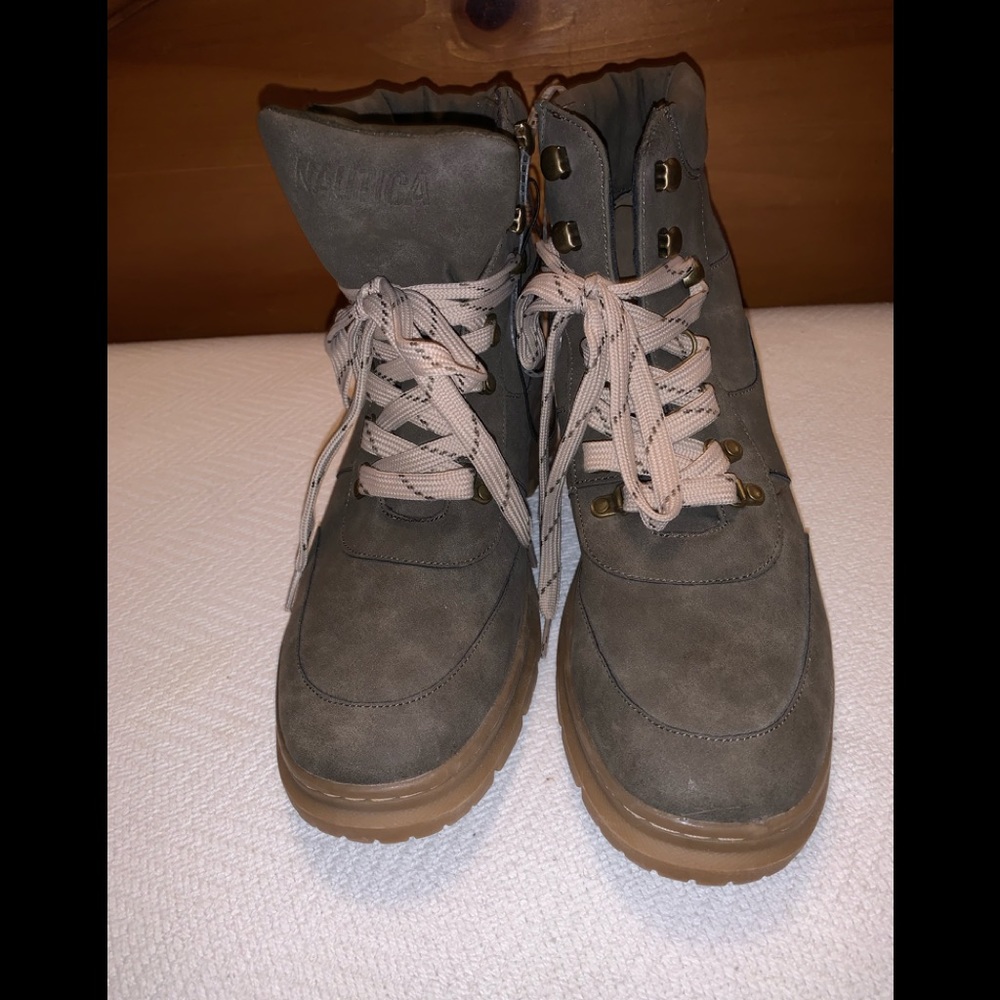 NWT, Nautica Boots, Size 8.5